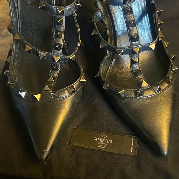 Valentino Rockstud Noir 🖤 - Picture 2 of 11